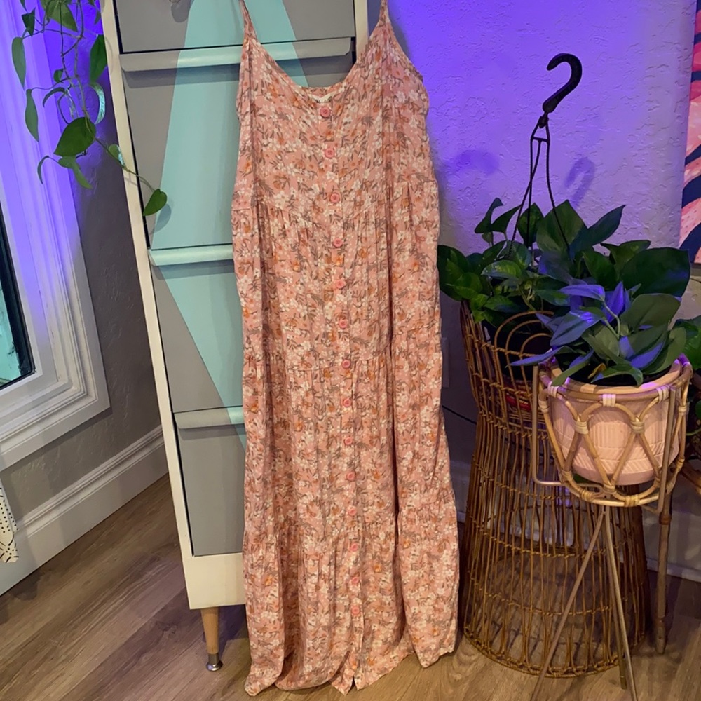 Size Large pink floral maxi dress